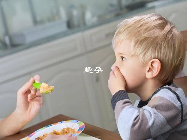 小孩子积食可以揉肚子缓解