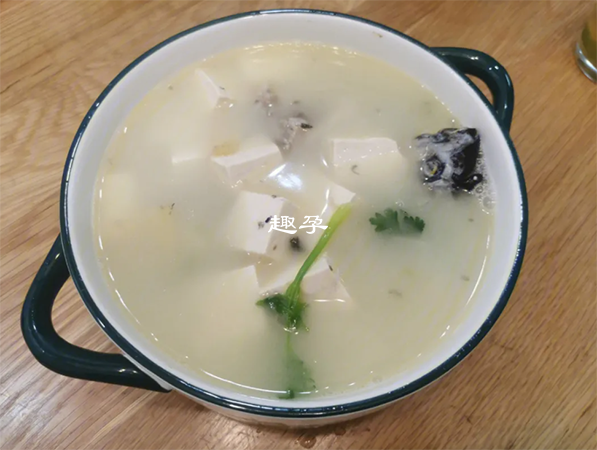 鯽魚豆腐湯可以催奶